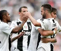 包含乌迪内斯名宿多纳德尼宣退，感谢球迷多年来支持的词条