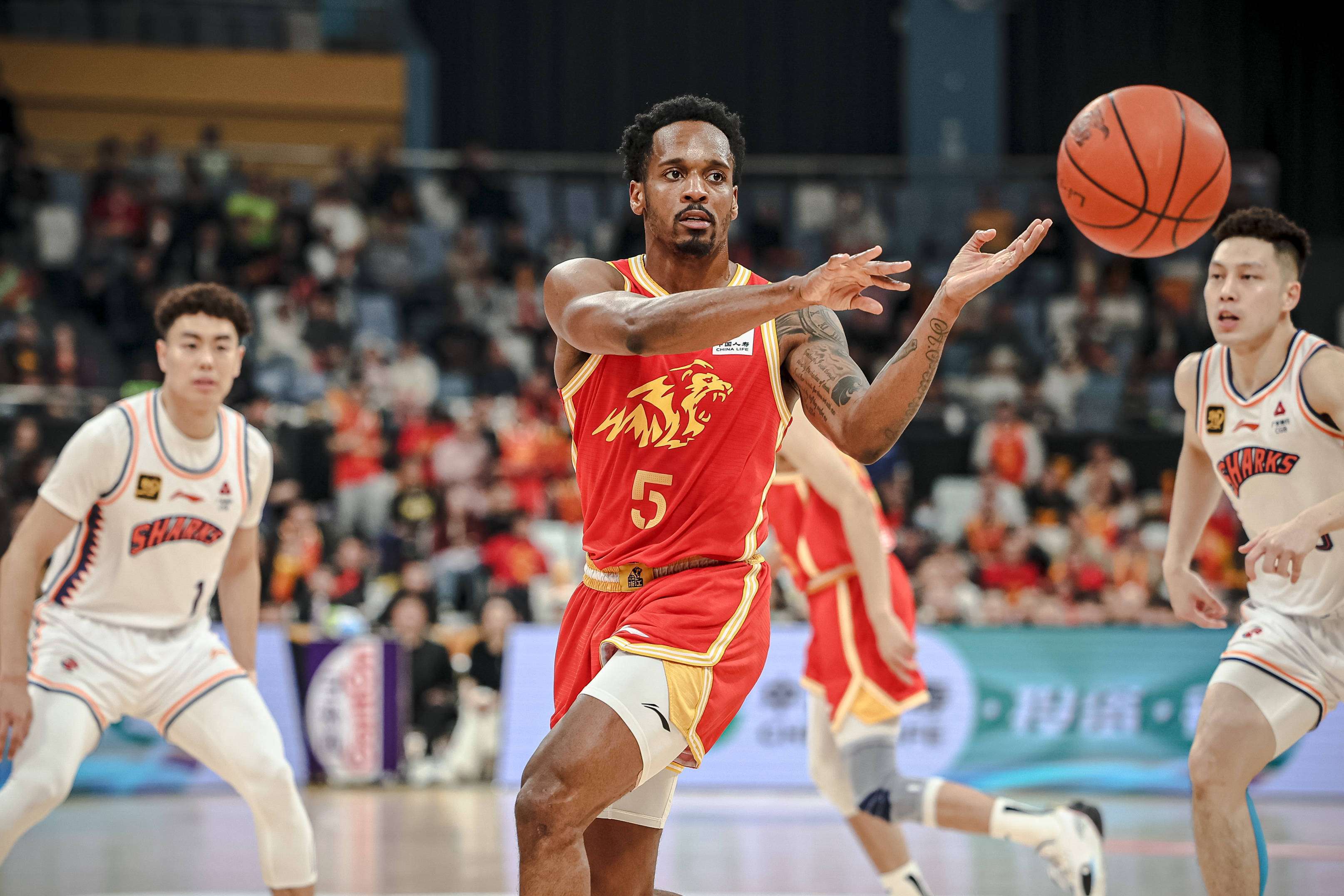 FBsports-外籍球员在亚洲联赛中表现抢眼