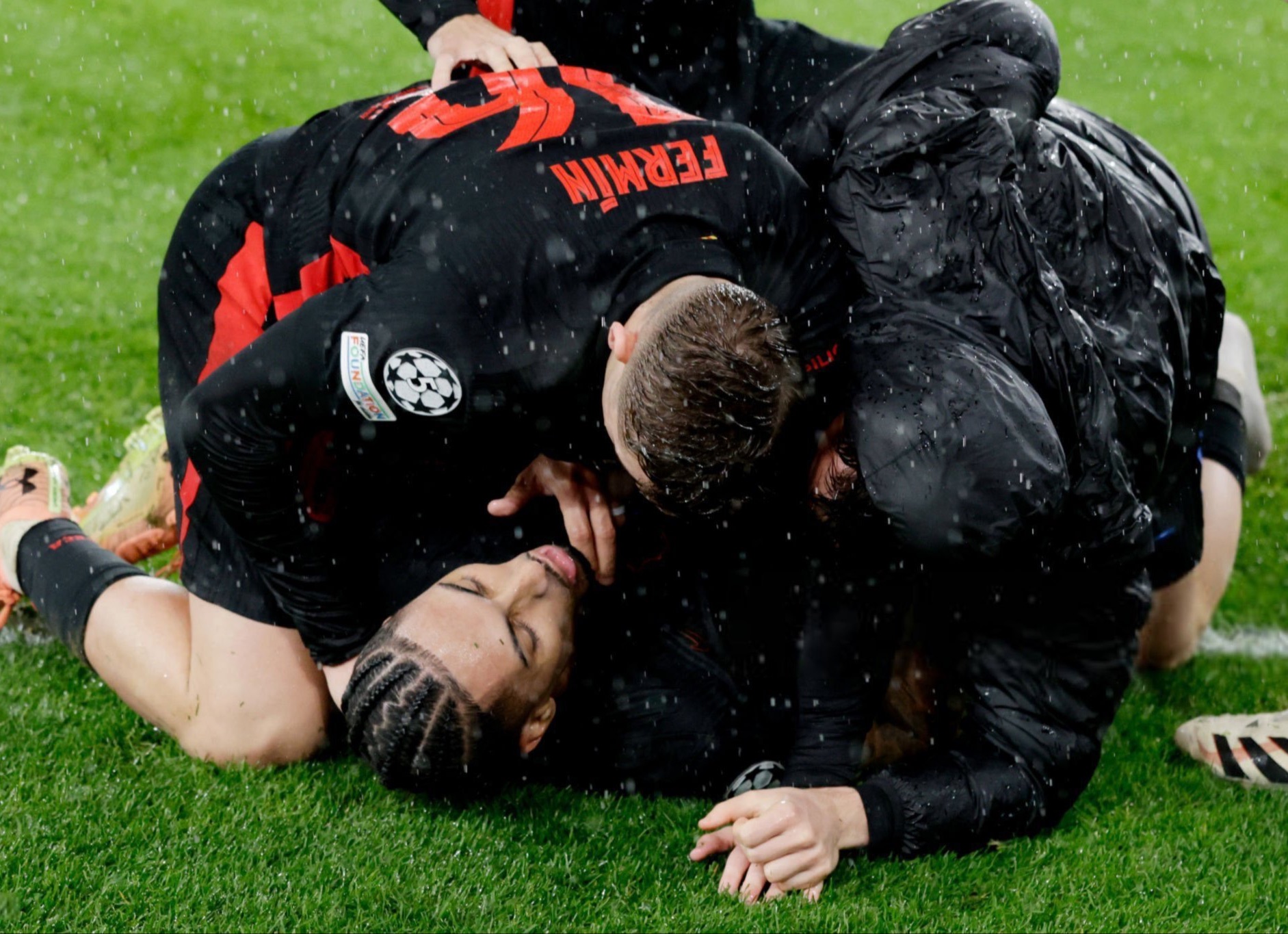 欧预赛胜利不凡踢出独特风采:全球预选神迹定格的简单介绍