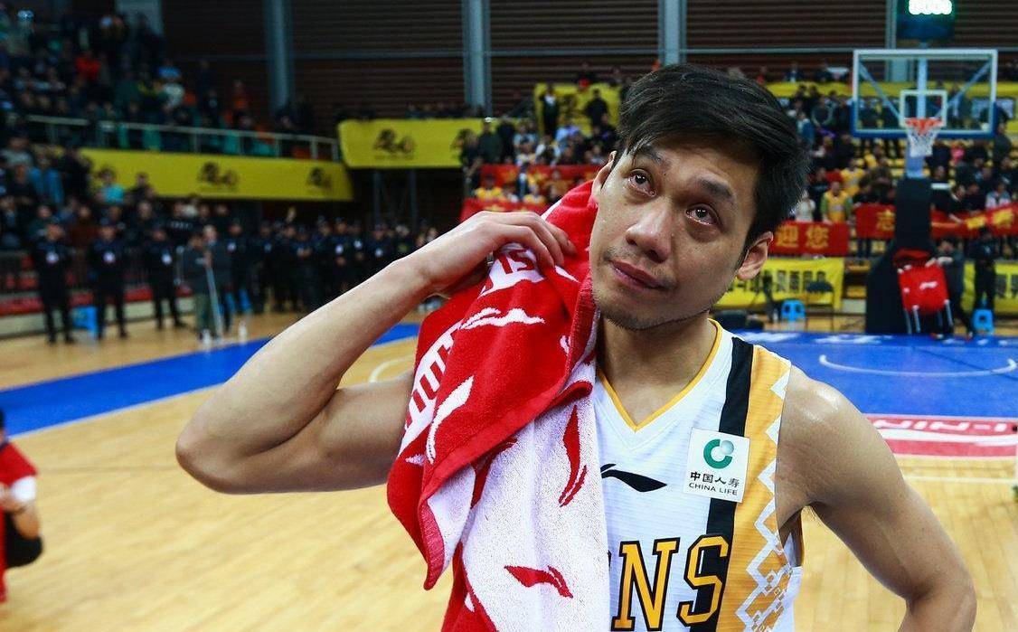 包含领袖球员登场,率队破冰,带领球队冲杀赛场的词条 包含领袖球员登场,率队破冰,带领球队冲杀赛场的词条