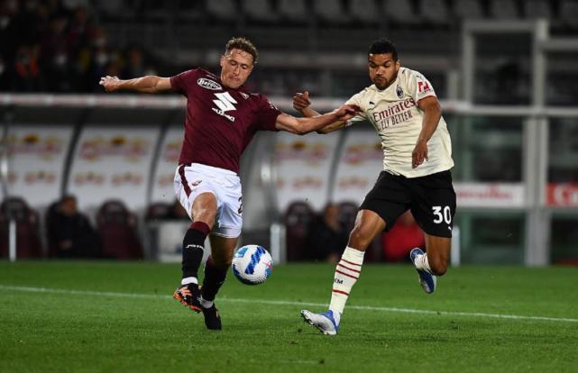 包含AC米兰五球大胜佩齐纳，积分榜逐渐上升的词条