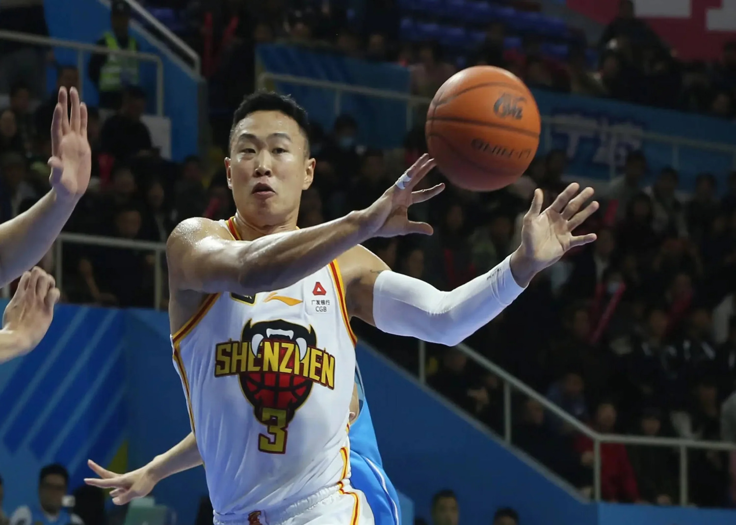 关于深圳队逆转战胜对手，取得重要胜利保持稳定的信息