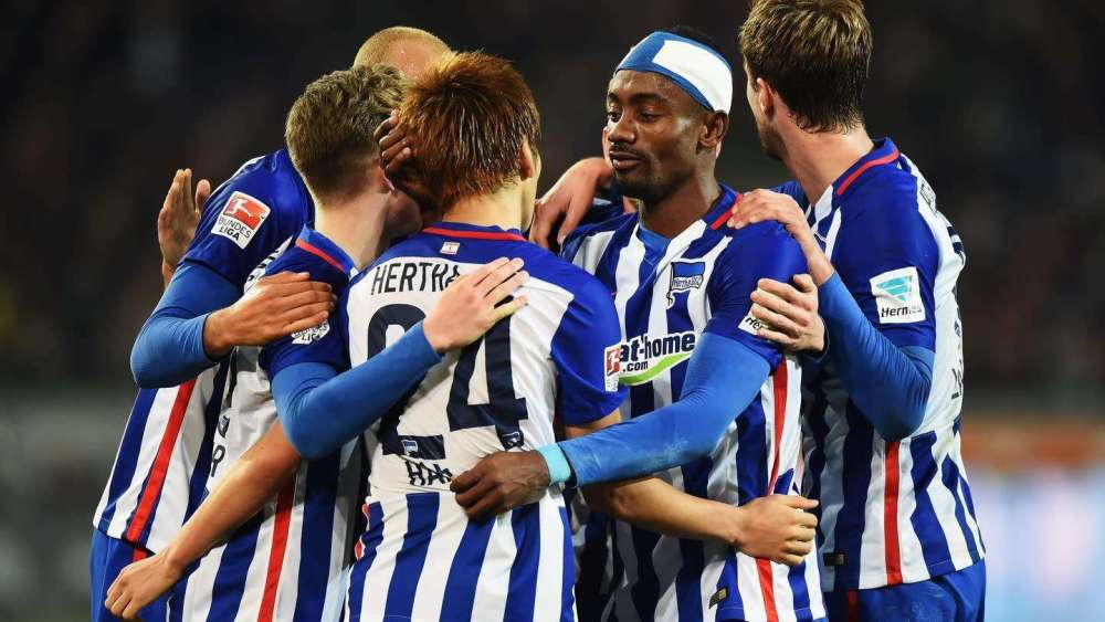 关于沙尔克欲主场击败比勒费尔德,提升排名的信息 关于沙尔克欲主场击败比勒费尔德,提升排名的信息