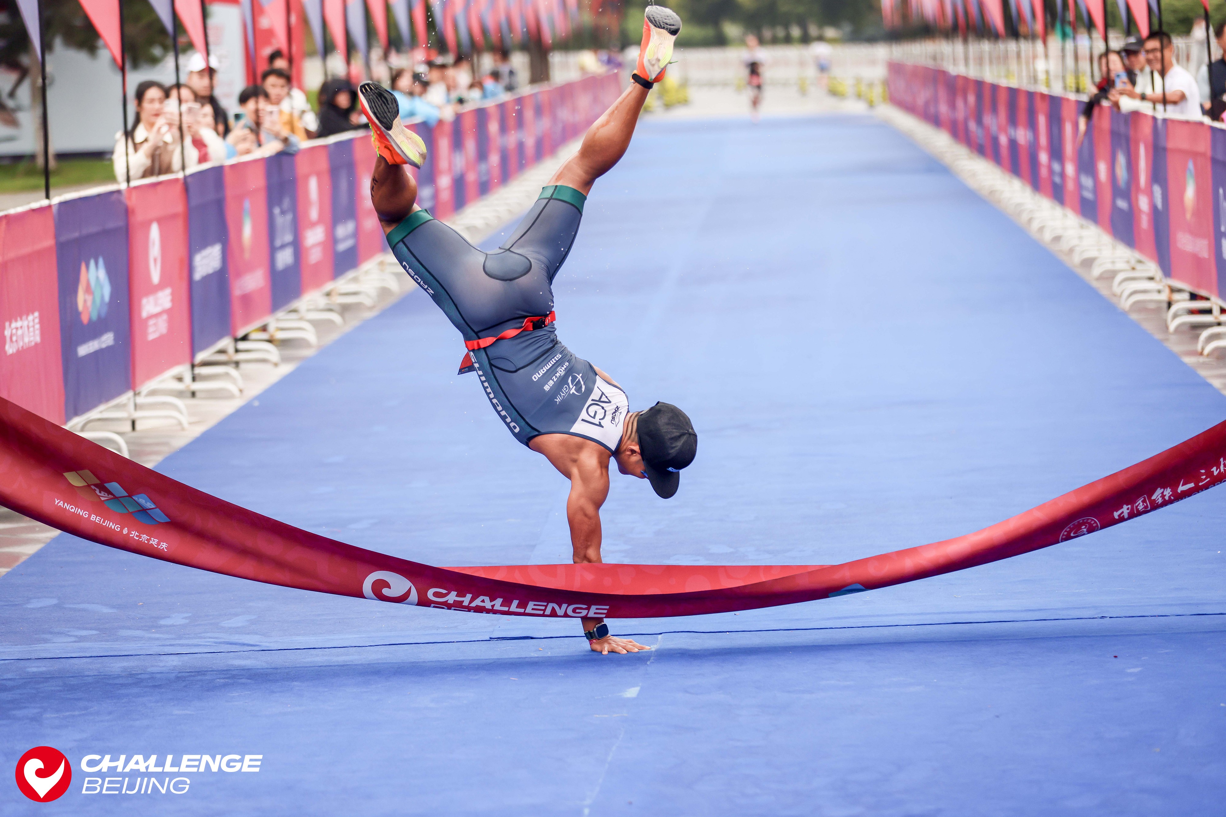 关于坚持不懈,铁人三项选手圆梦金牌的信息 关于坚持不懈,铁人三项选手圆梦金牌的信息