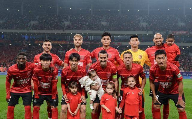 中超联赛新亮点频现,球迷热情高涨的简单介绍 中超联赛新亮点频现,球迷热情高涨的简单介绍