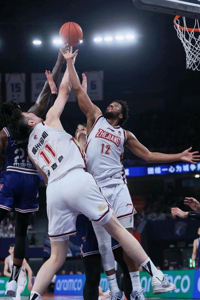 FB体育注册网址-上海男篮遭遇连败，急需调整状态