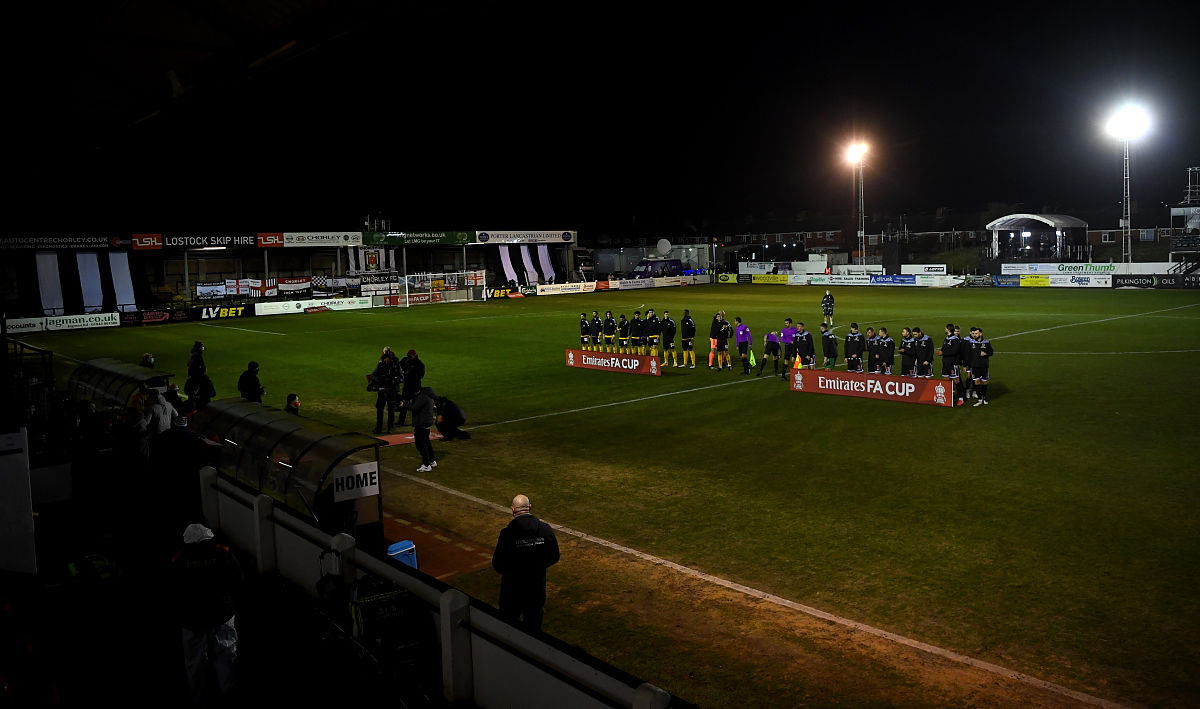 荷兰队主场失利,球迷心情低落 荷兰队主场失利,球迷心情低落