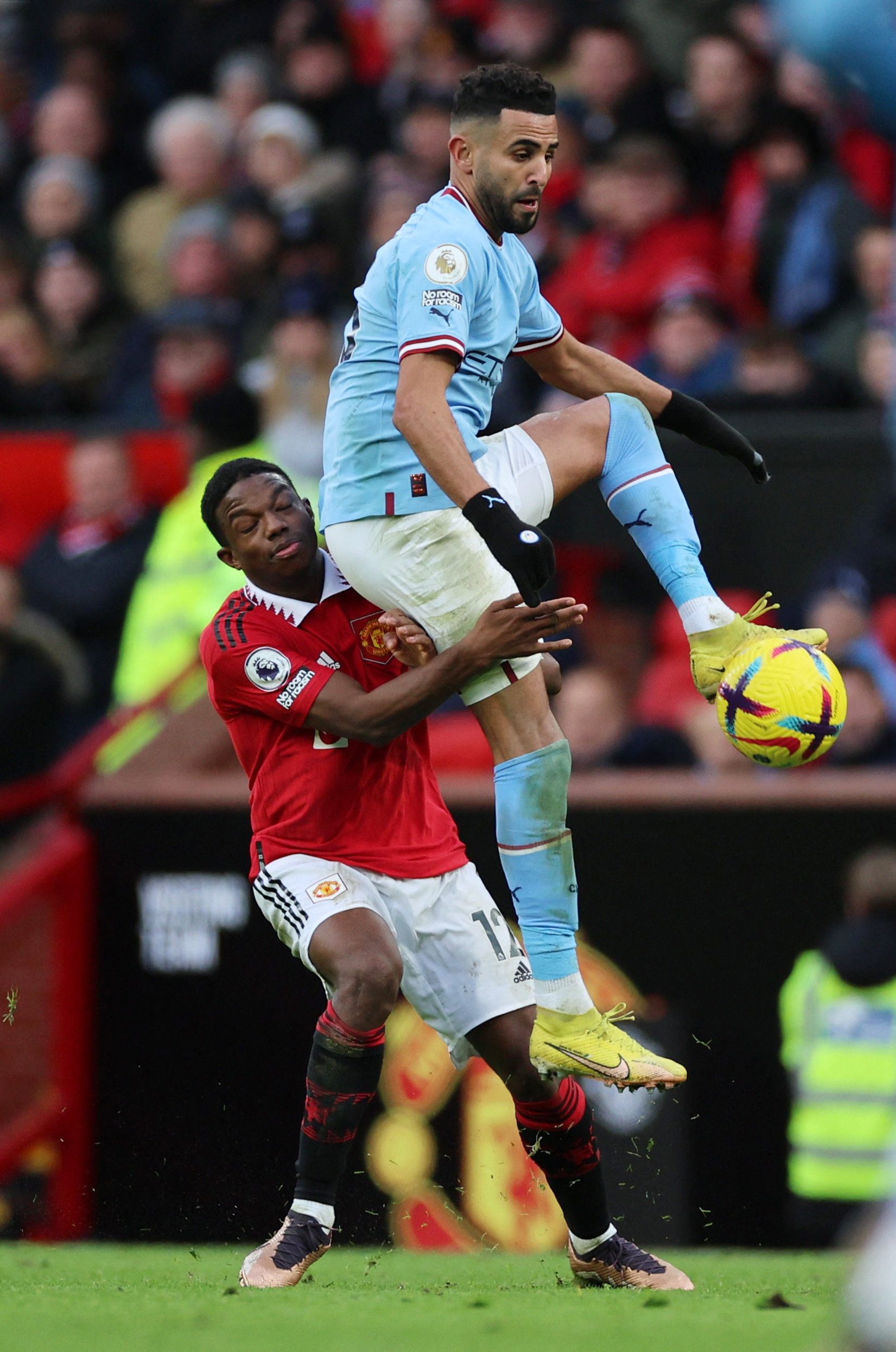 曼城重返巅峰，赢得联赛冠军赛事全面开展