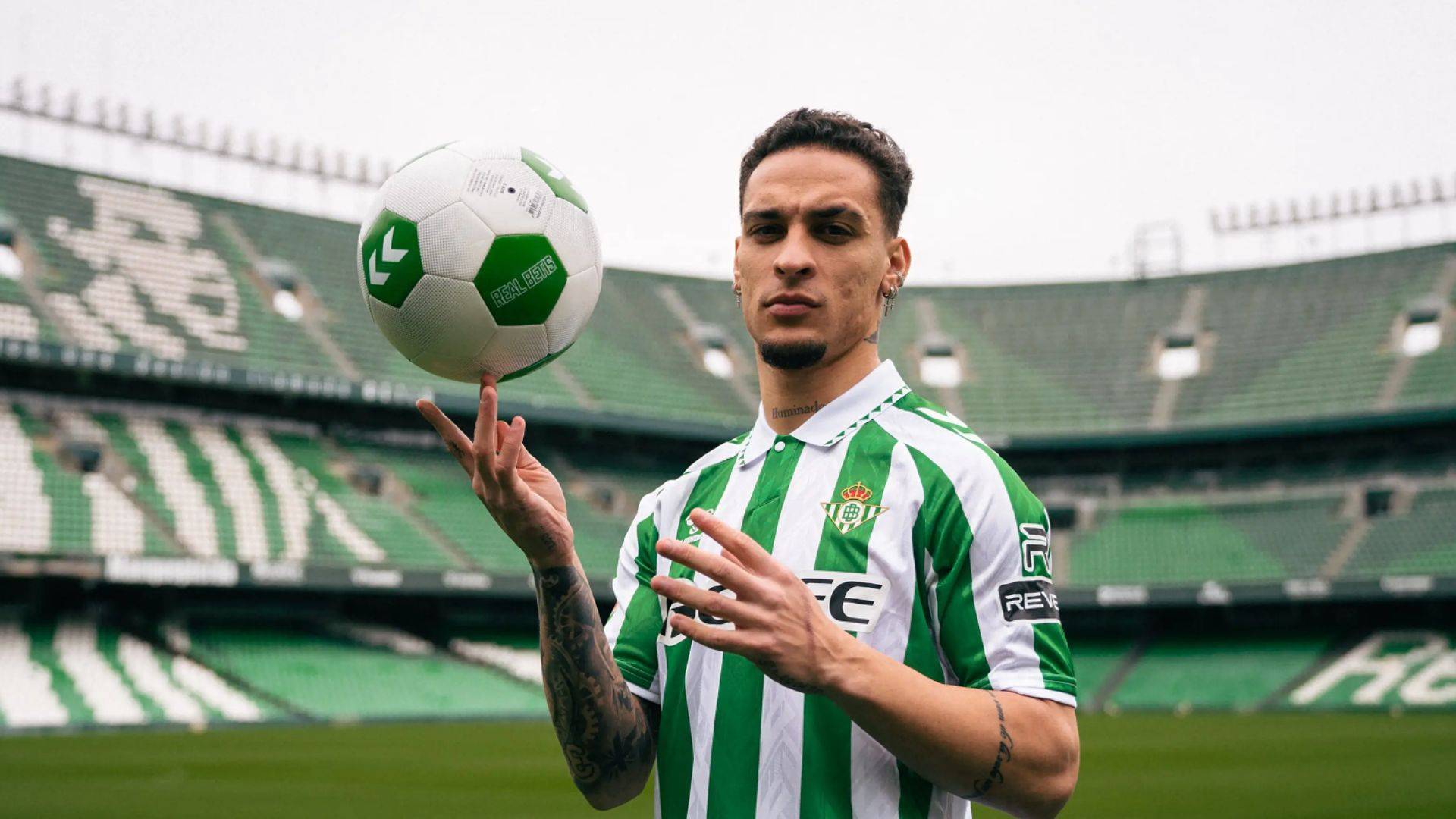 比利亚雷亚尔客场逼平贝蒂斯，保持不败表现的简单介绍