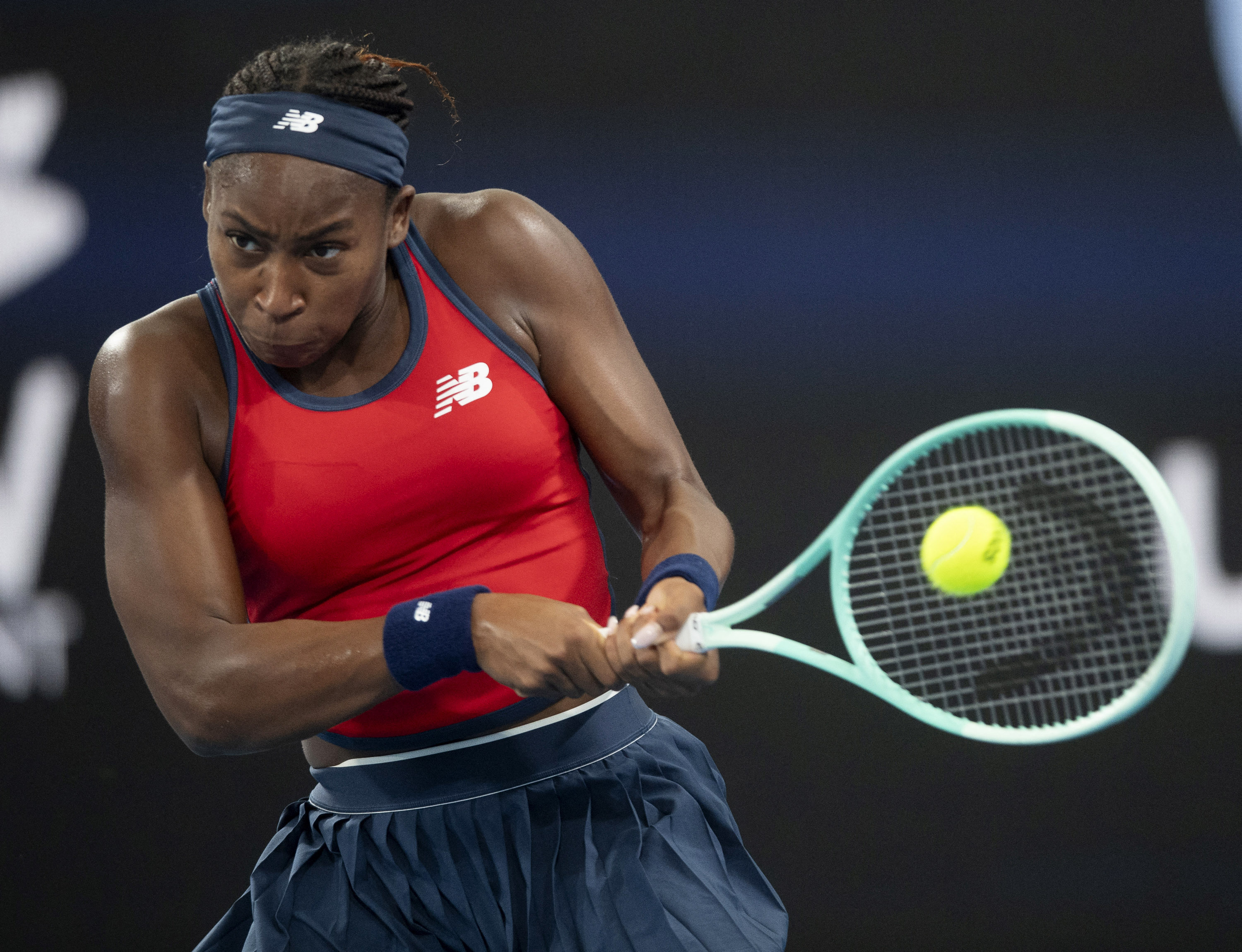 美国女篮豪取全胜领跑