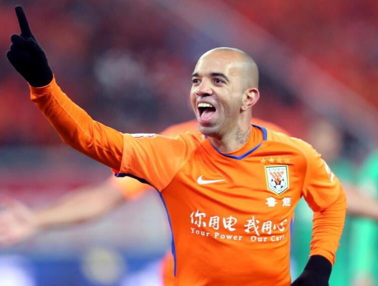 鲁能主场全身而退，积分暂无改变