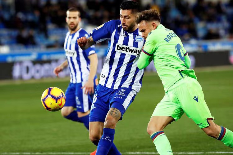 阿拉维斯客场战胜赫罗纳,西甲保级形势有所好转 阿拉维斯客场战胜赫罗纳,西甲保级形势有所好转