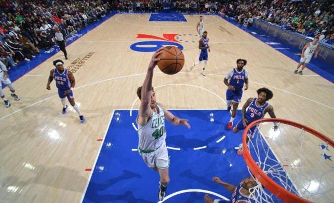 西班牙选手在男子篮球赛中大放异彩