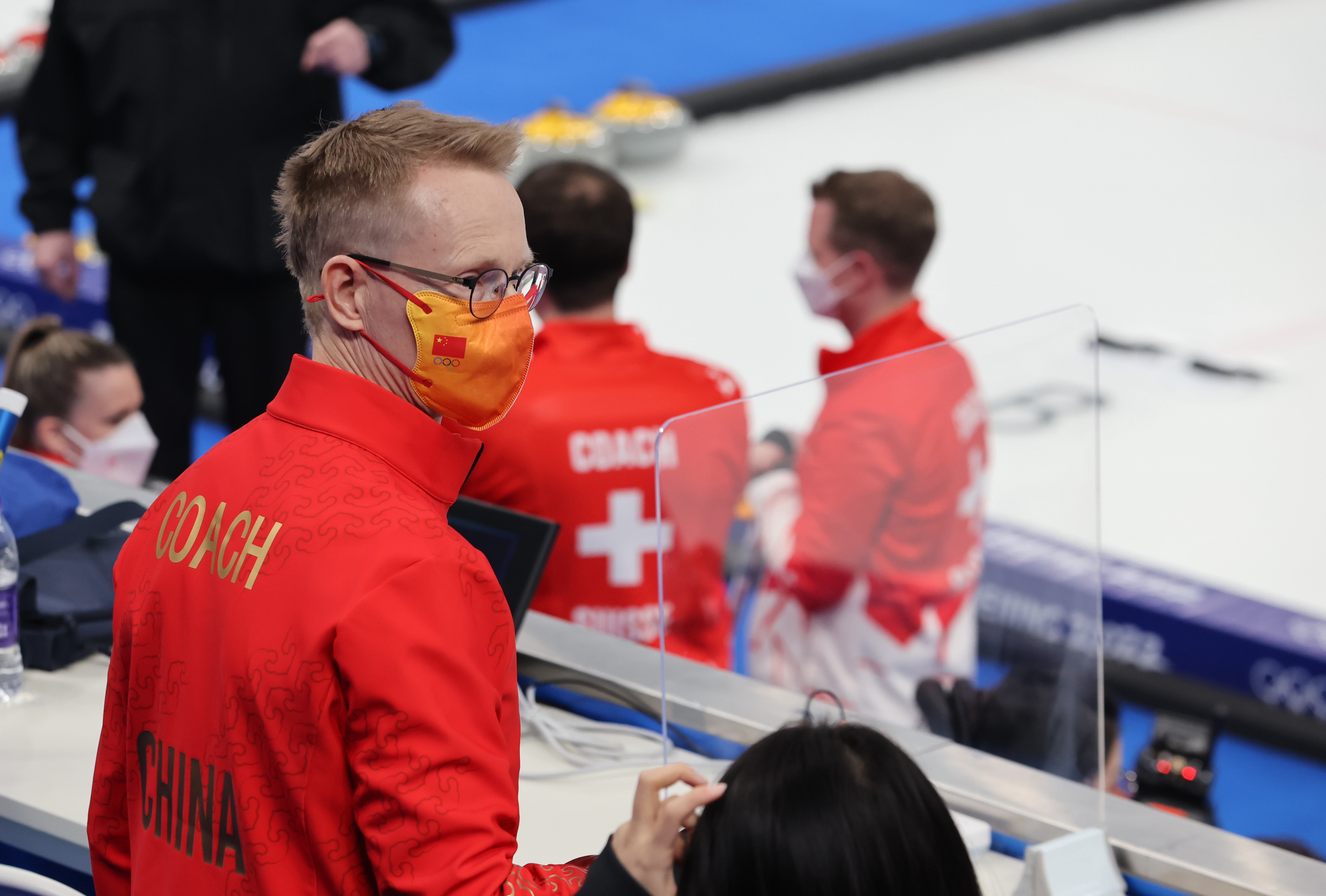 包含冰岛队不敌瑞典，晋级形势堪忧需及时调整的词条