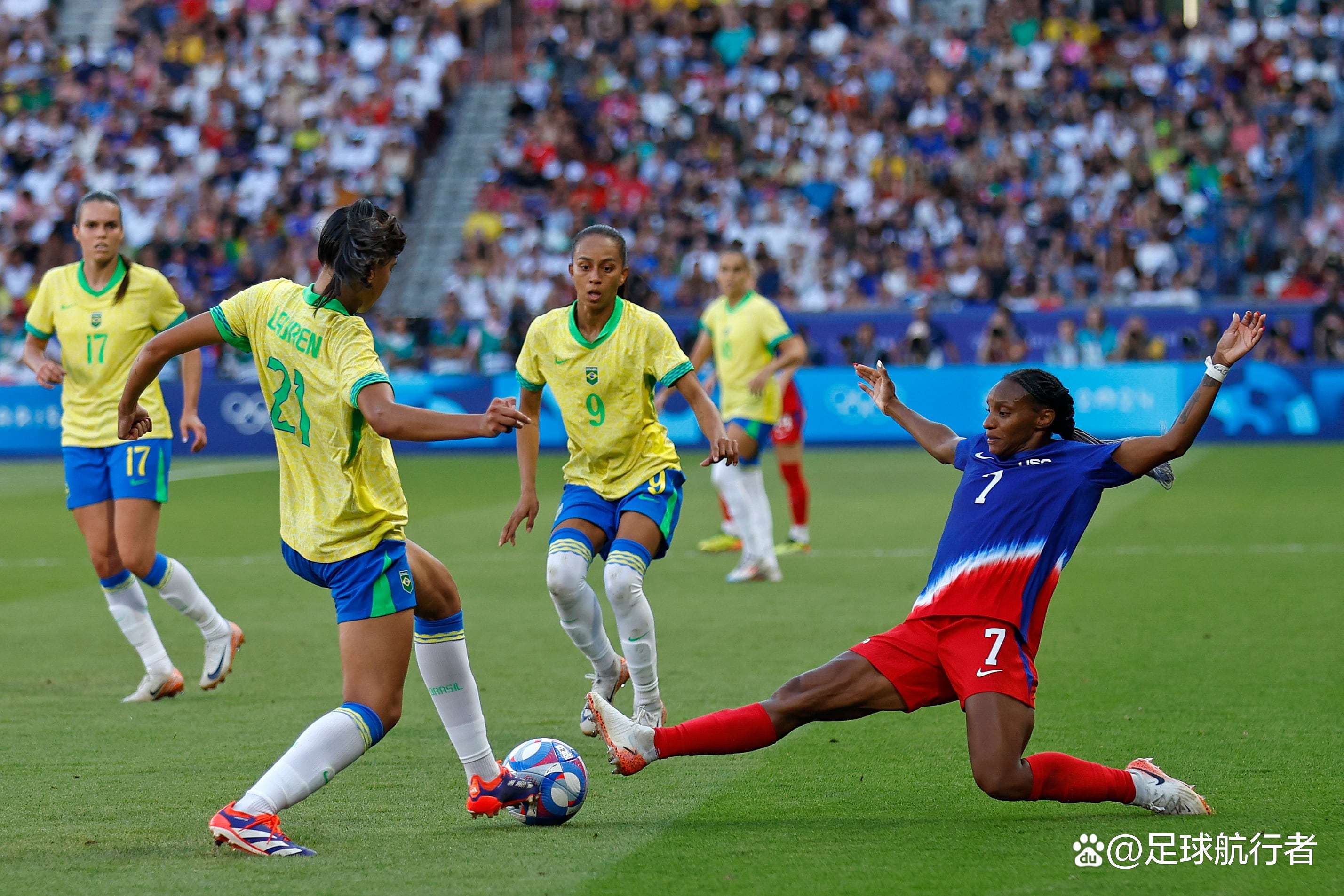 美国女足成功卫冕冠军——美国队再度夺得冠军! 美国女足成功卫冕冠军——美国队再度夺得冠军!