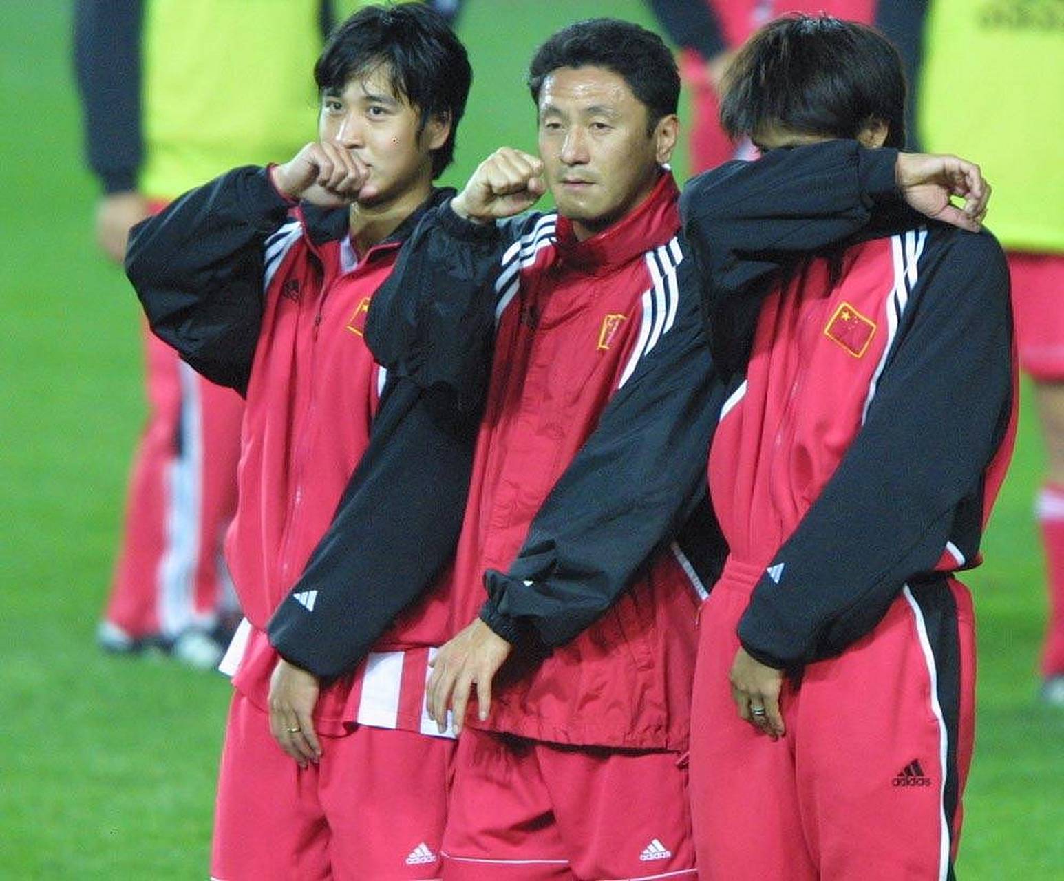 关于重庆斯威客场惜败鲁能，状态不佳的信息