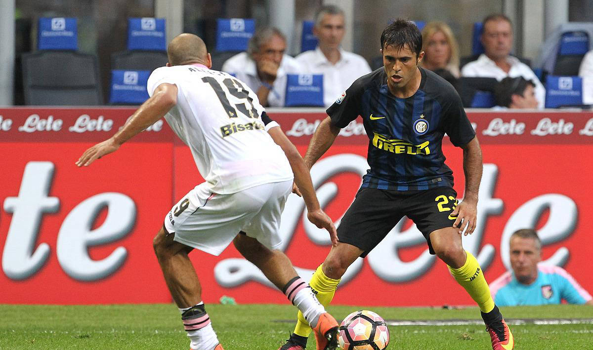 阿贾克斯客场胜利，球队士气高昂