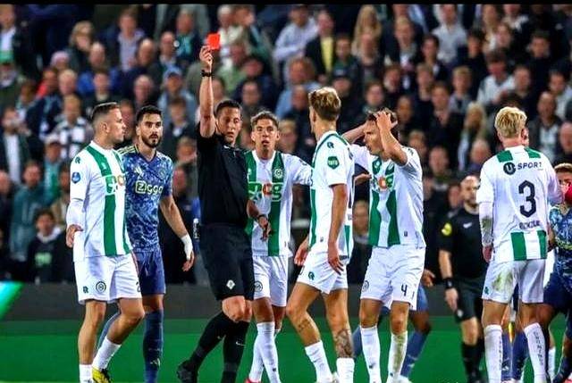 FBsports-阿贾克斯英雄逆袭，荷甲黑马再添传奇