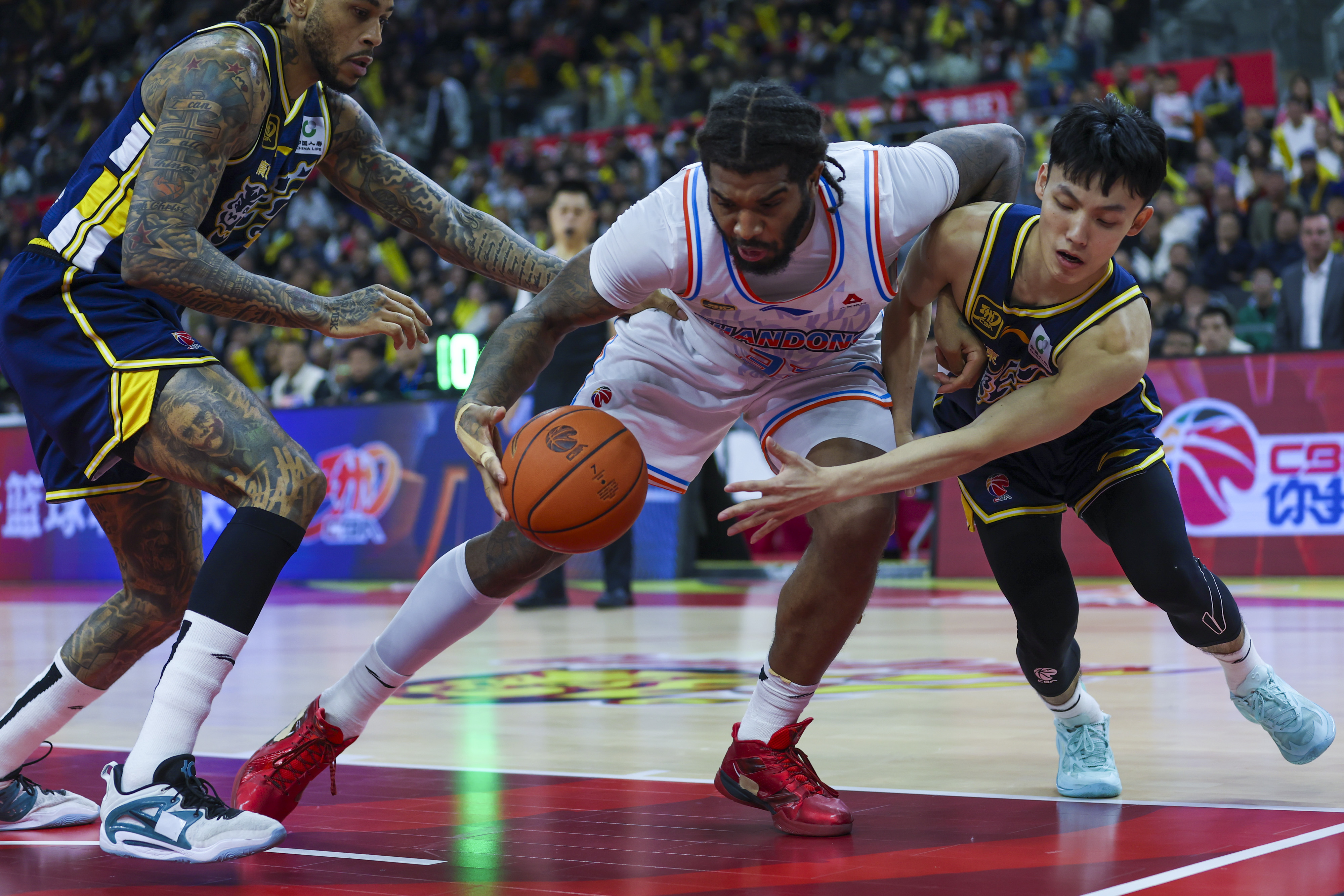 包含广东男篮胜辽宁，热身赛拉开序幕的词条