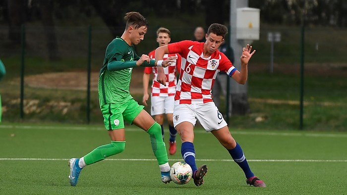 克罗地亚大胜斯洛文尼亚，小组领跑