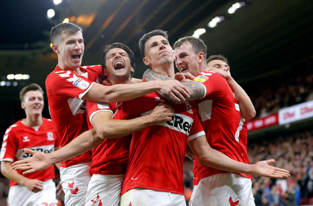 米德尔斯堡队在比赛中拼尽全力，终获胜利