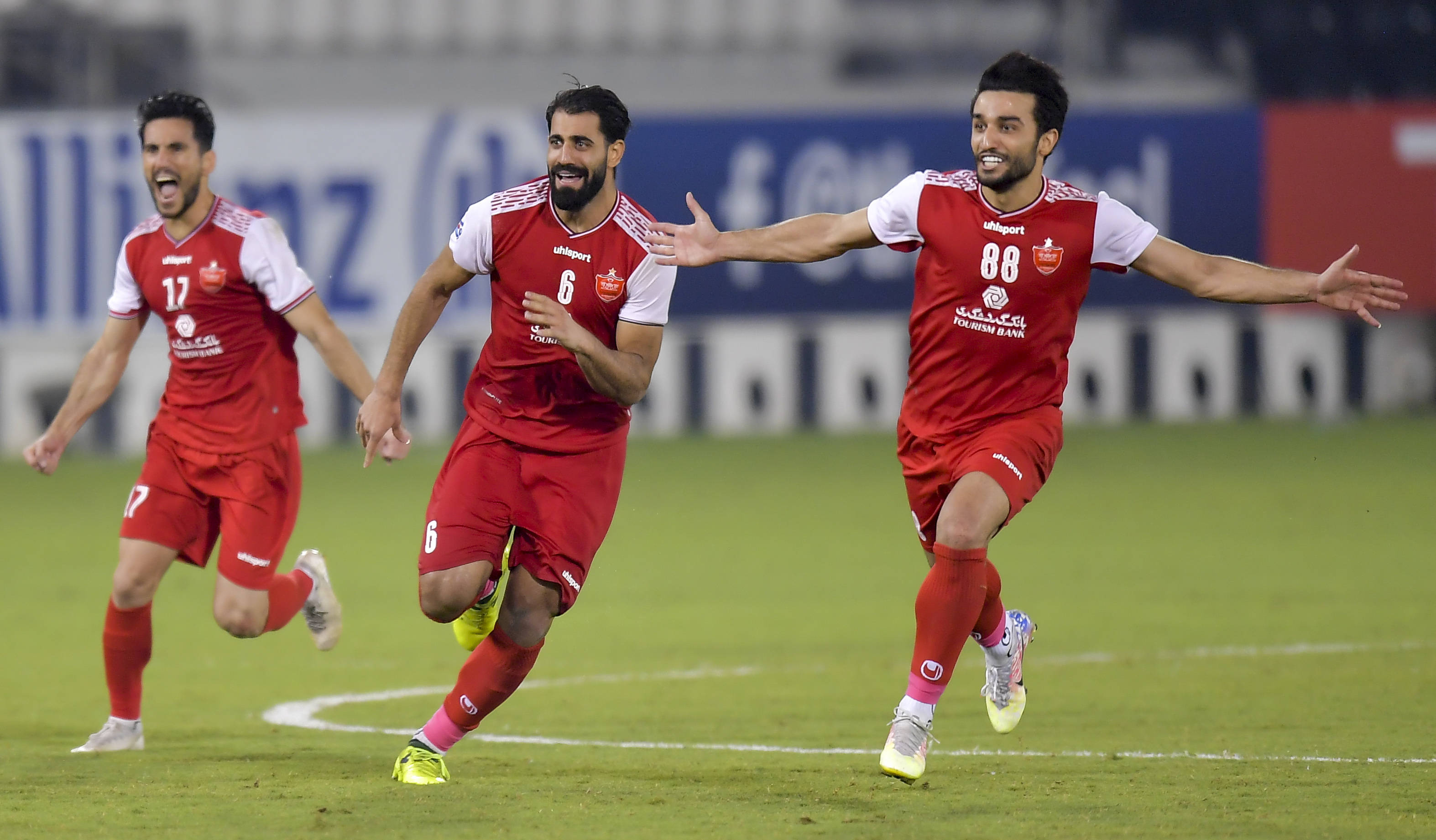 欧锦赛:乌克兰憾负北马其顿,出局赛场 欧锦赛:乌克兰憾负北马其顿,出局赛场