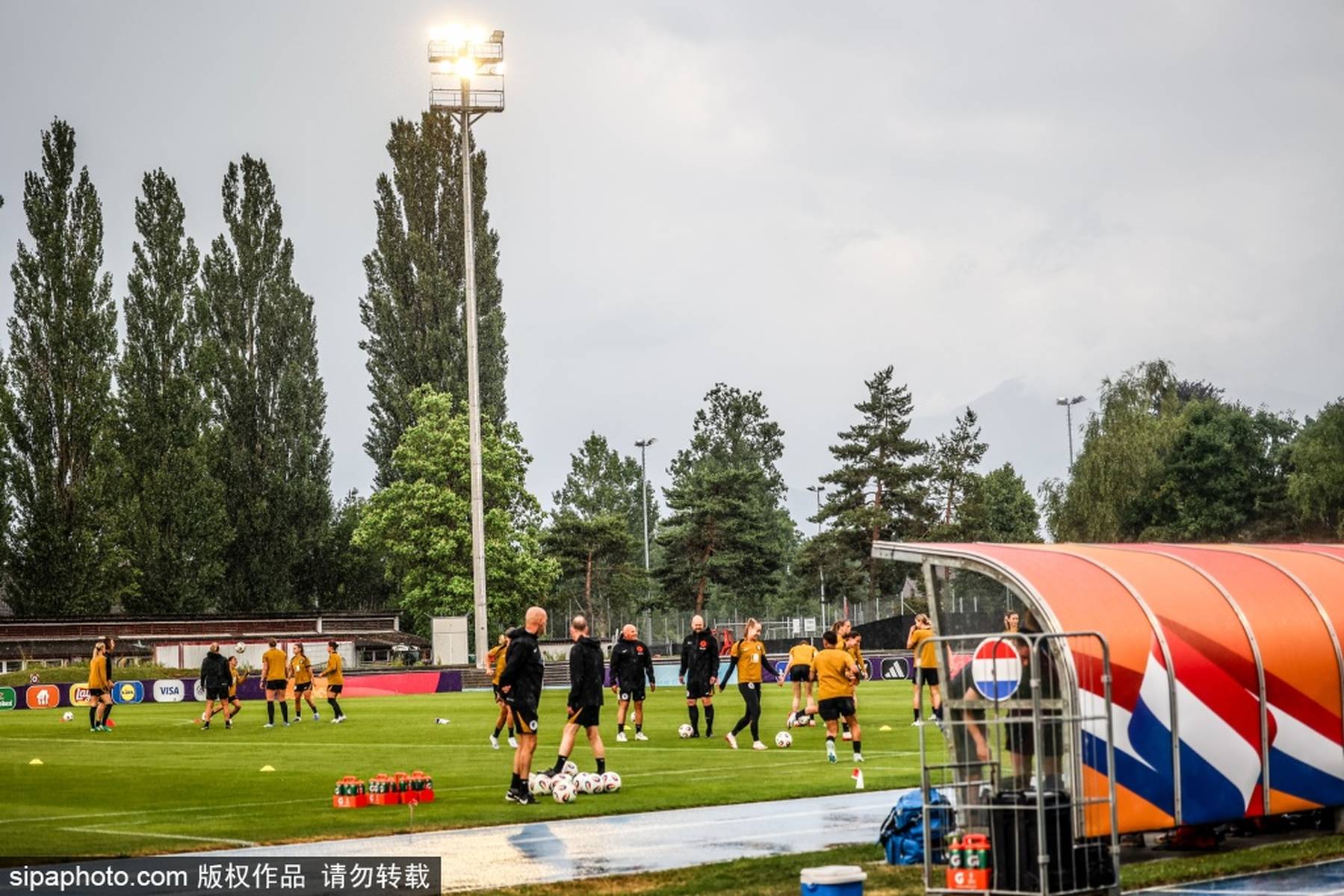 FB体育-荷兰队在欧洲女足比赛中取得连胜