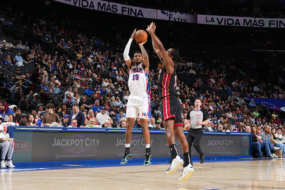 热火轻取魔术，全队表现出色