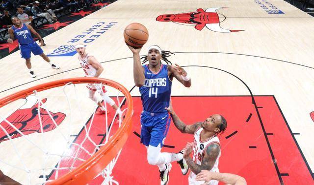 FB体育娱乐-快船轻取狂人，乔治表现出色