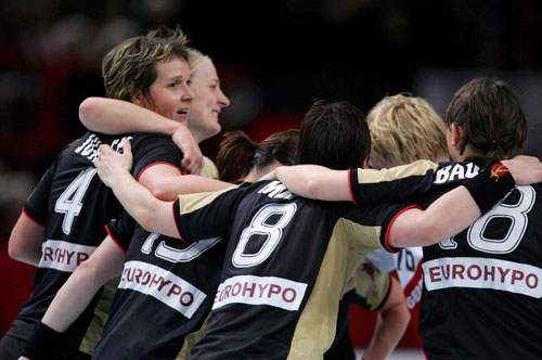 FB体育-德国击败罗马尼亚，雄霸小组积分榜的简单介绍