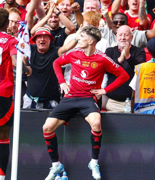 关于曼联主场大胜修补联赛失分，回暖势头的信息