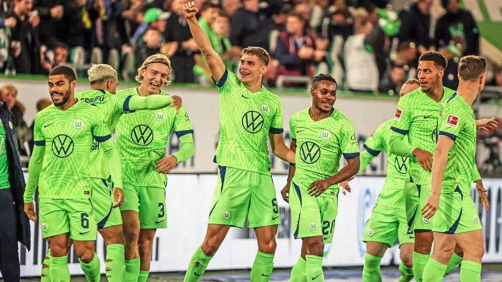 沃尔夫斯堡攻破汉堡城,稳坐德甲前四 沃尔夫斯堡攻破汉堡城,稳坐德甲前四