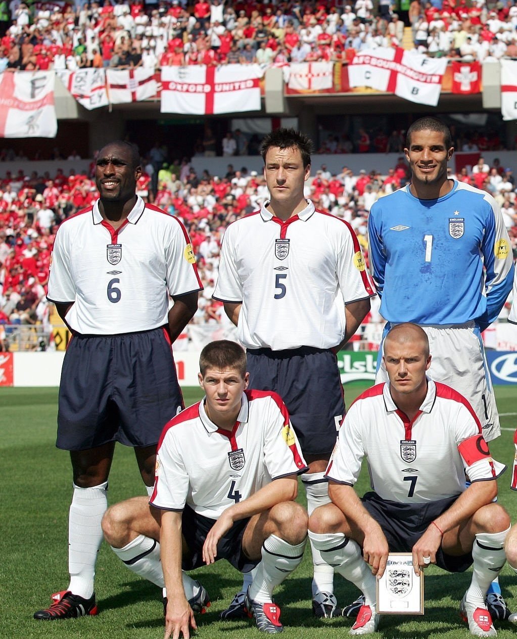 包含比利时四球大胜英格兰队晋级少年杯决赛的词条