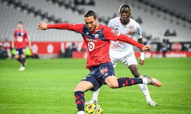 包含波尔多客场告捷:击败蒙彼利埃，积分榜前进的词条