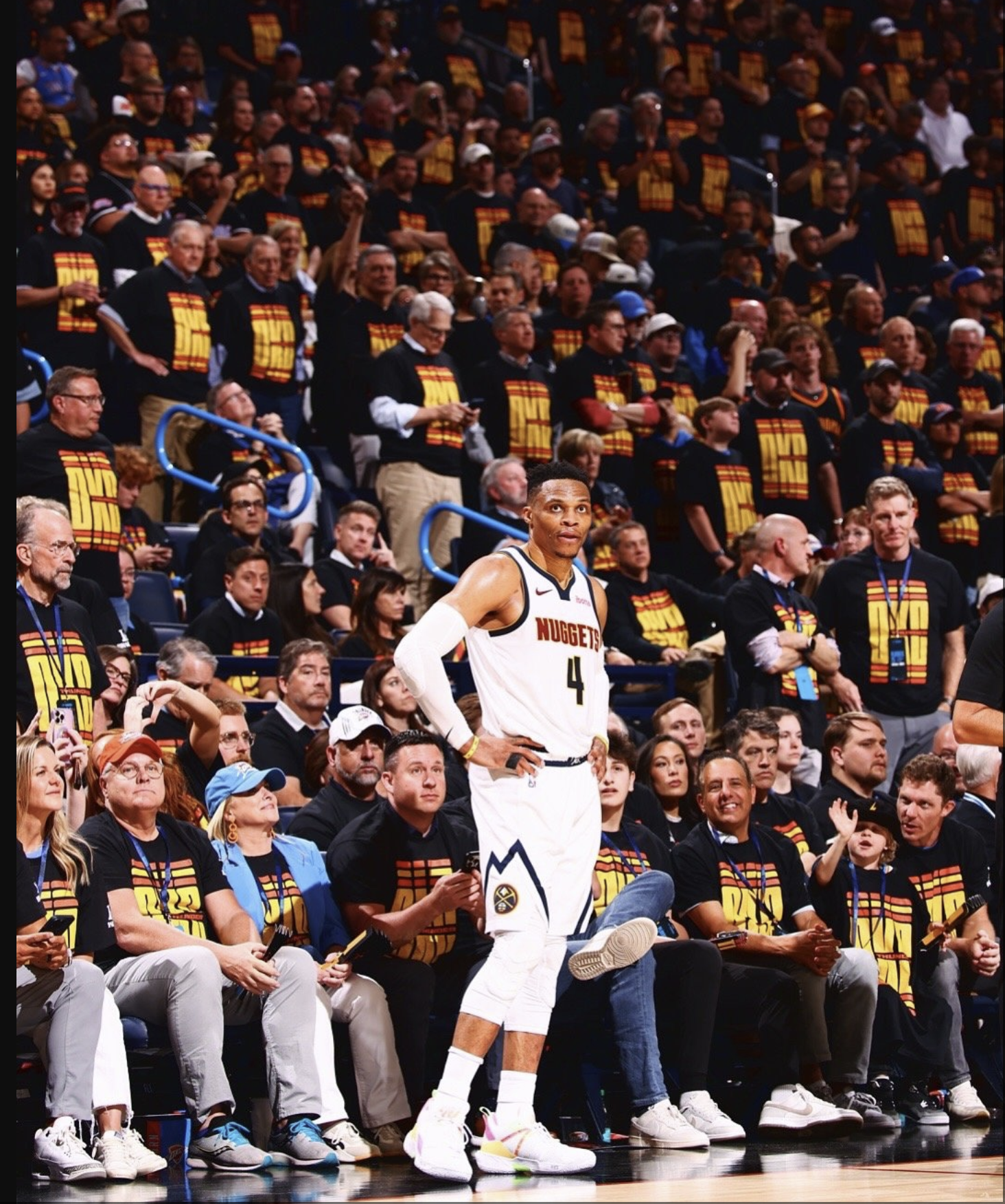 马赛后防线发挥出色，连续三场未丢球