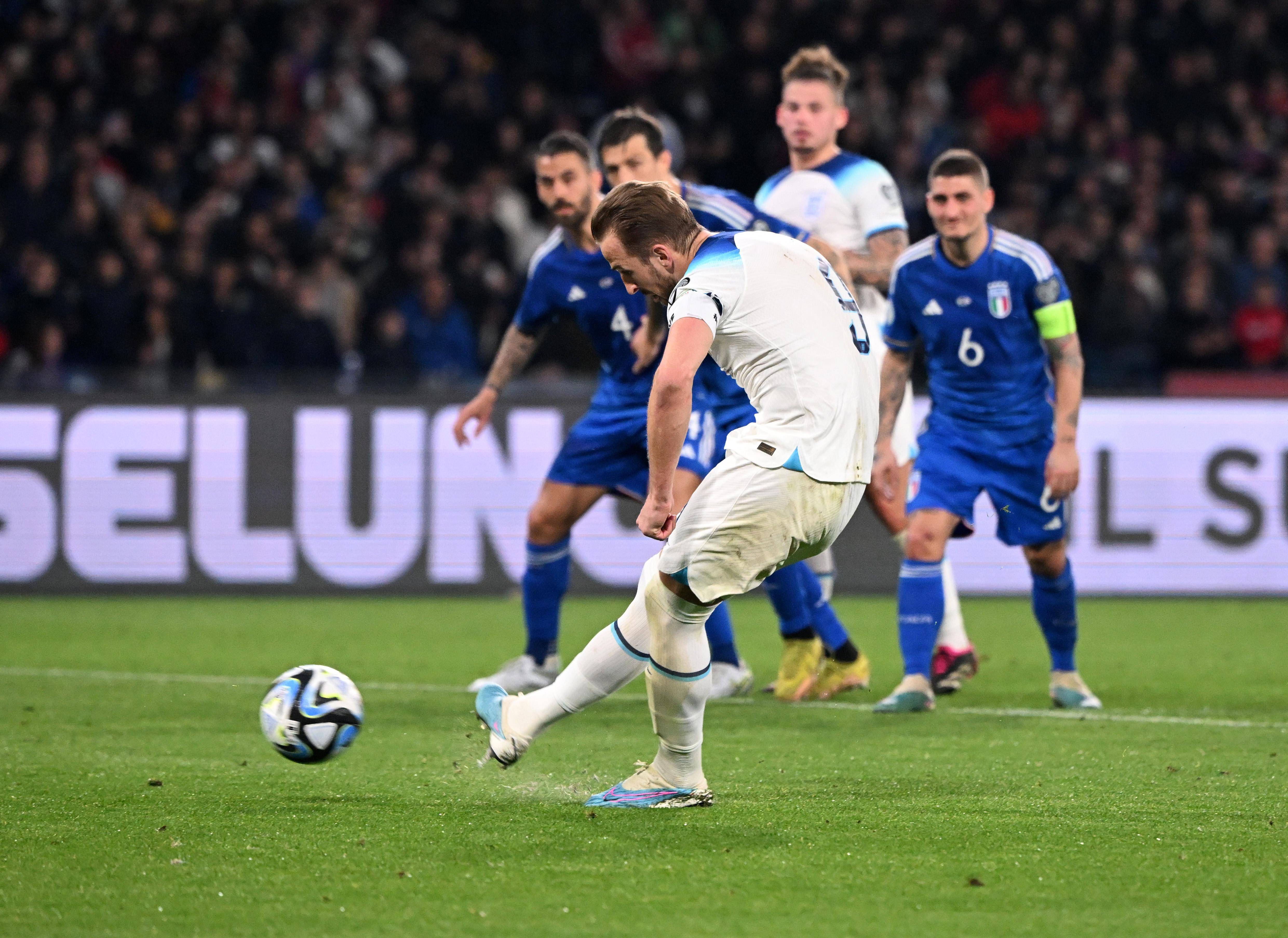 包含意大利杀入欧锦赛半决赛，令人惊叹的表现！的词条