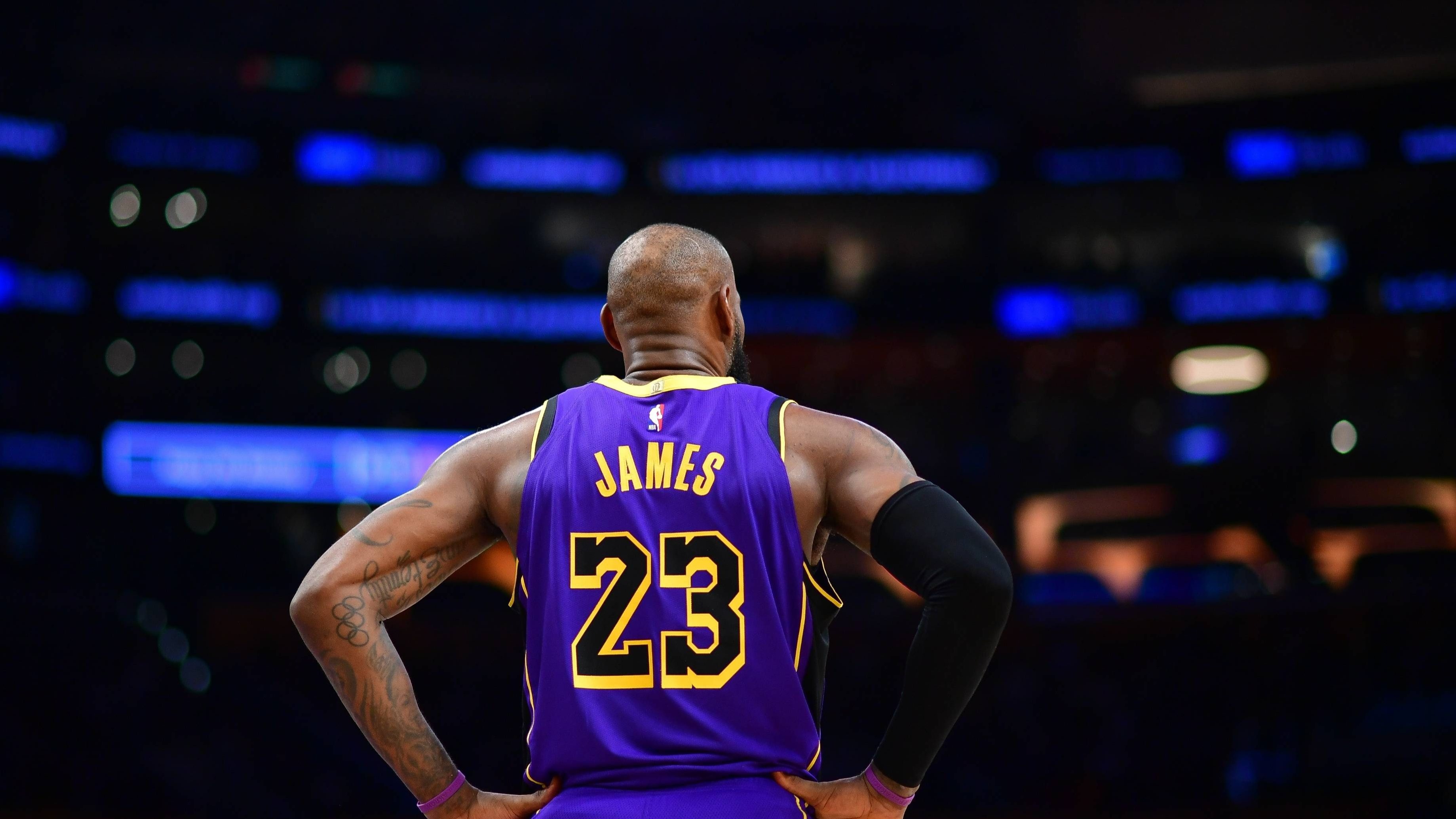 关于克利夫兰骑士队老将詹姆斯继续领军,力争夺冠的信息 关于克利夫兰骑士队老将詹姆斯继续领军,力争夺冠的信息