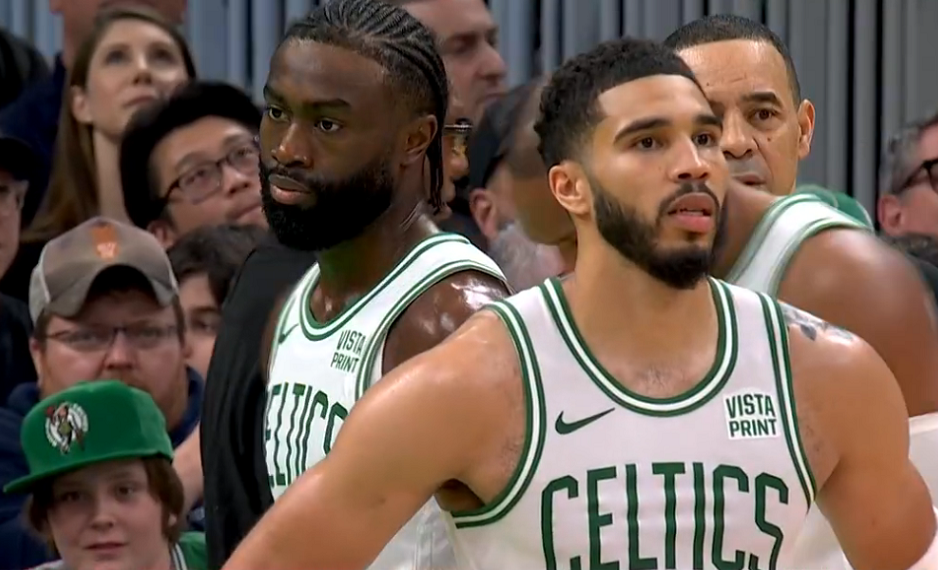 猛龙主场大胜凯尔特人，登顶东部