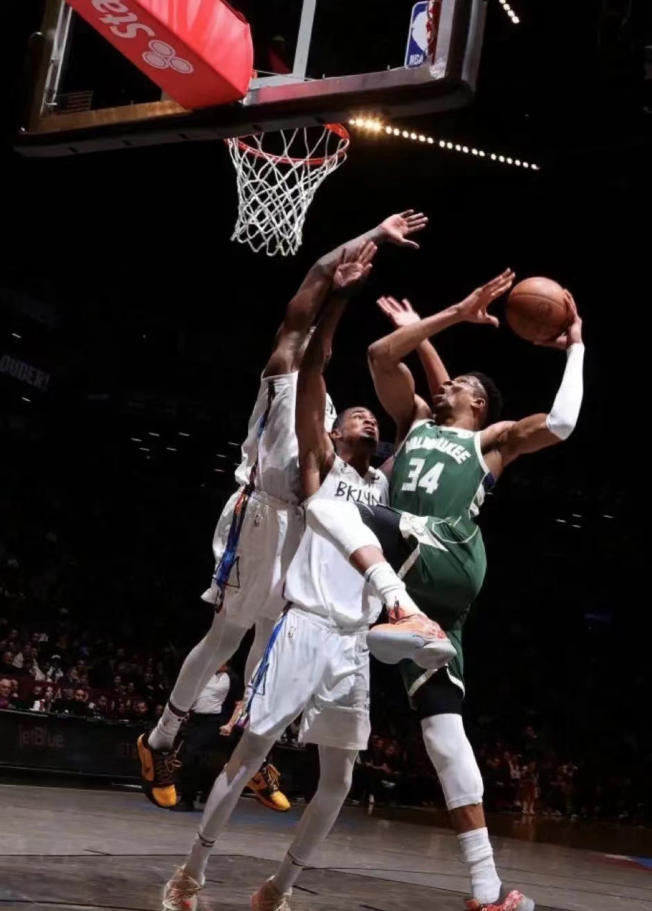 雄鹿大胜篮网,字母哥砍下40+轰炸 雄鹿大胜篮网,字母哥砍下40+轰炸