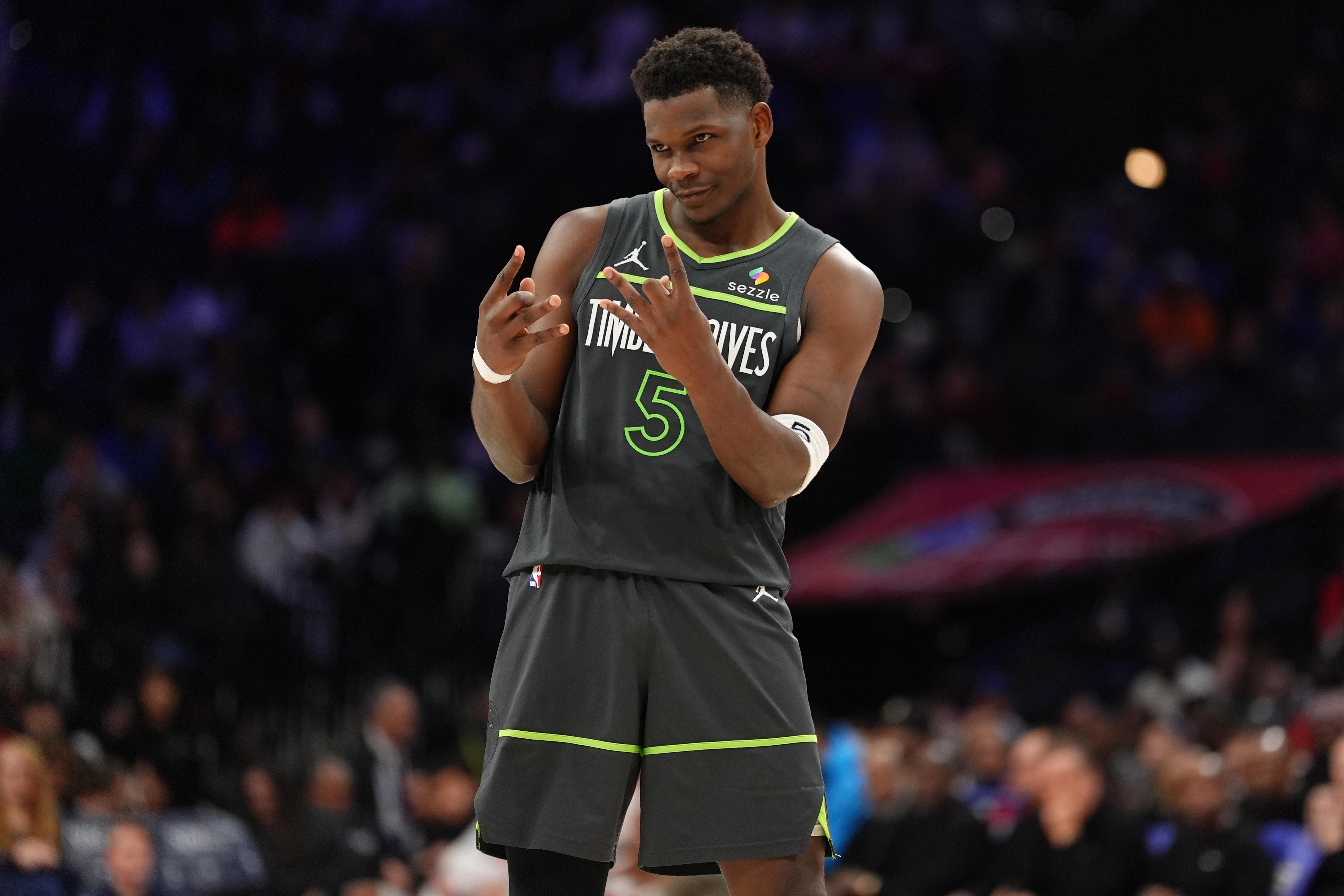 雄鹿客场击溃森林狼,单季胜场数破百 雄鹿客场击溃森林狼,单季胜场数破百