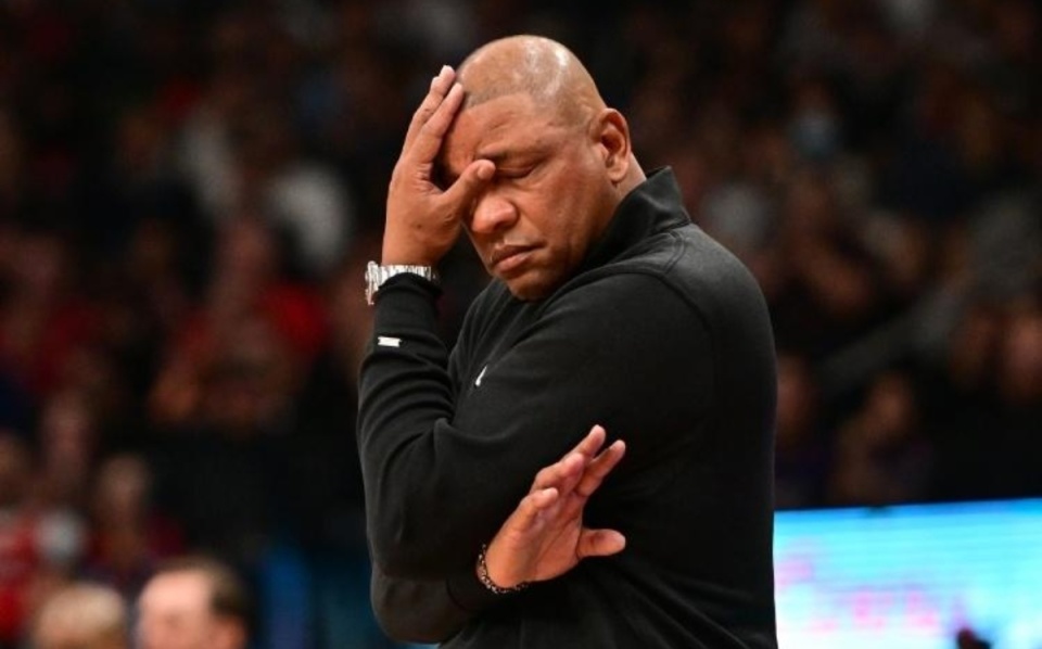 FB体育下载-篮网力克雄鹿，重振士气取得胜利