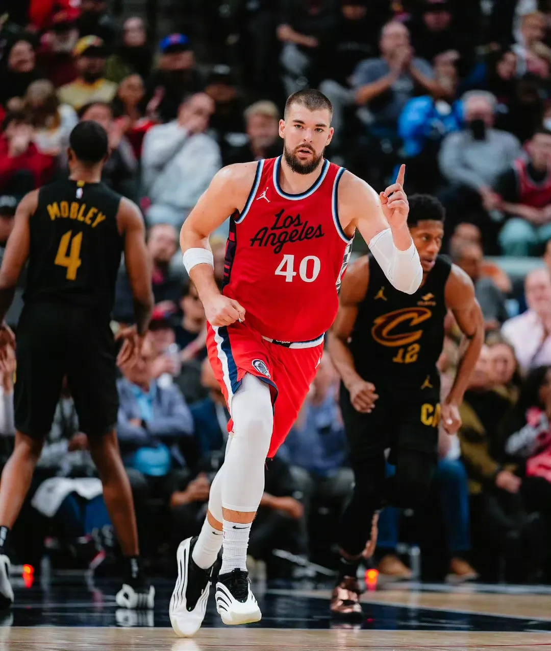 快船逆转灰熊保留希望的简单介绍